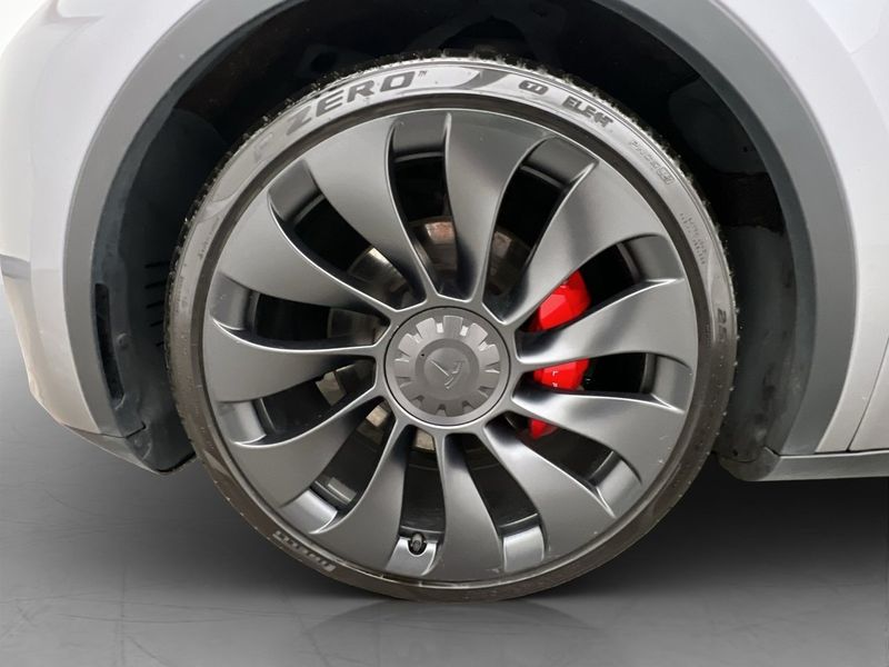 Tesla Model Y bild 30