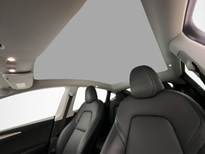 Tesla Model Y bild 17