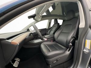Tesla Model Y bild 14
