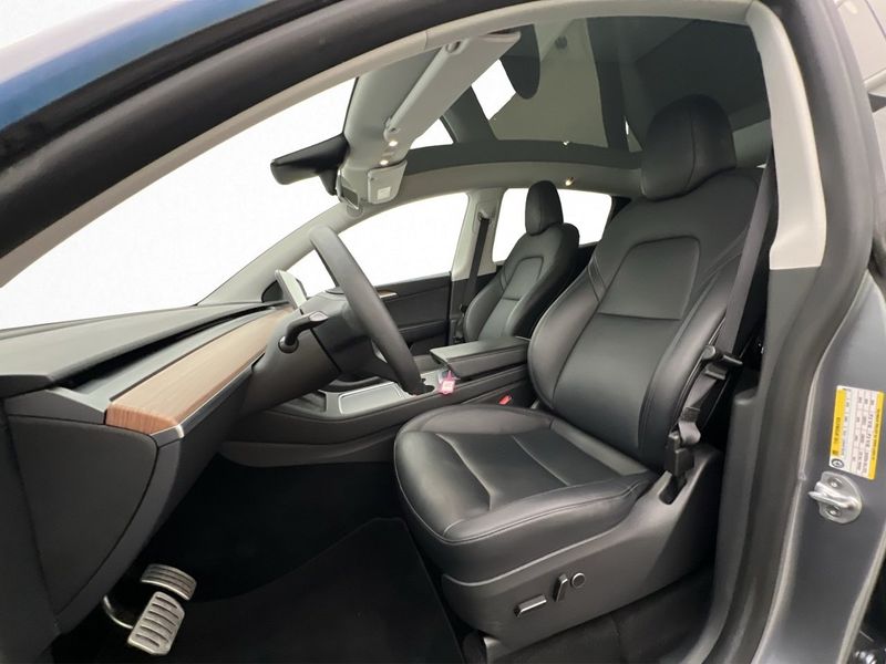 Tesla Model Y bild 14