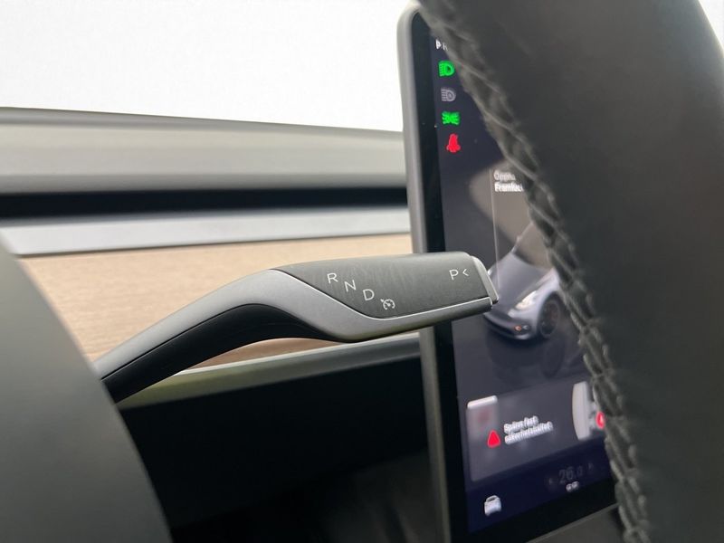 Tesla Model Y bild 36