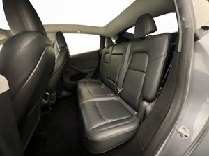 Tesla Model Y bild 27