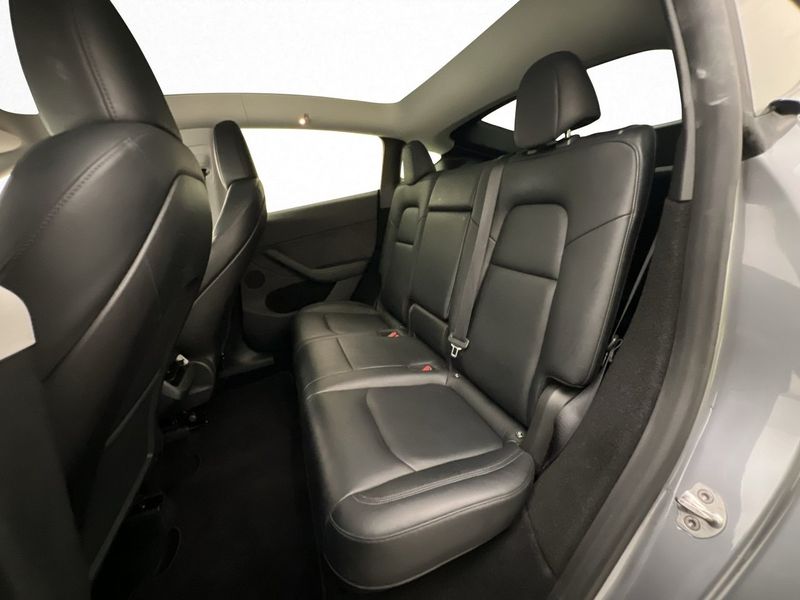 Tesla Model Y bild 27
