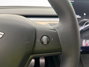 Tesla Model Y bild 19