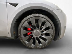 Tesla Model Y bild 33