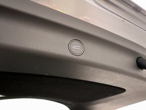 Tesla Model Y bild 12