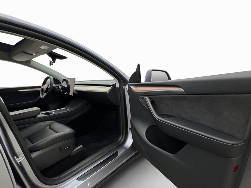 Tesla Model Y bild 29