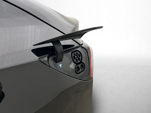 Tesla Model Y bild 32