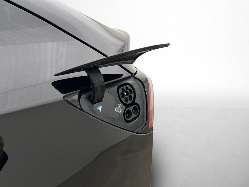 Tesla Model Y bild 32