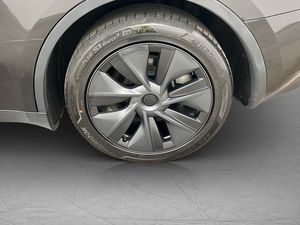 Tesla Model Y bild 36