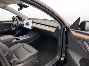 Tesla Model Y bild 28