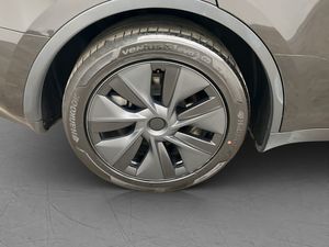 Tesla Model Y bild 33
