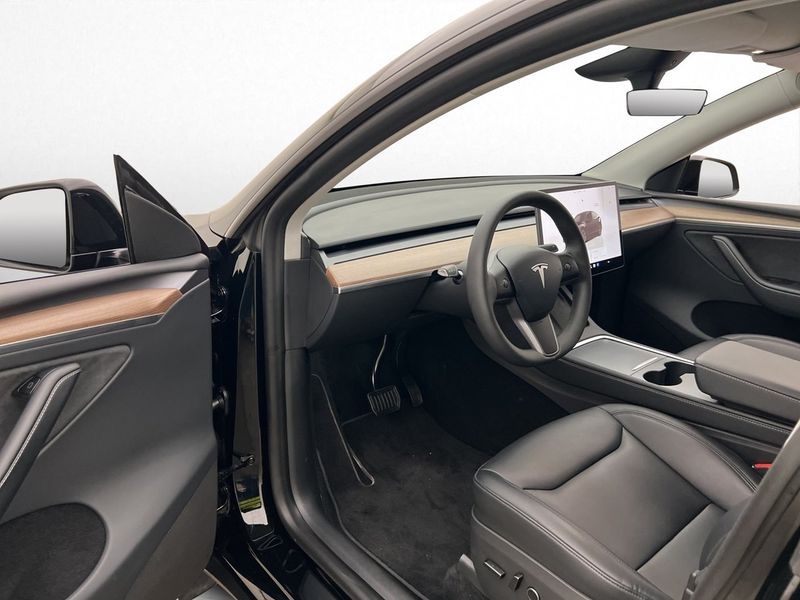 Tesla Model Y bild 11