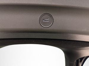 Tesla Model Y bild 31
