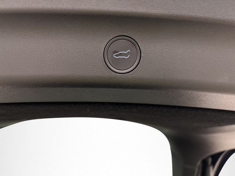 Tesla Model Y bild 31