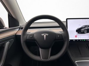 Tesla Model Y bild 13