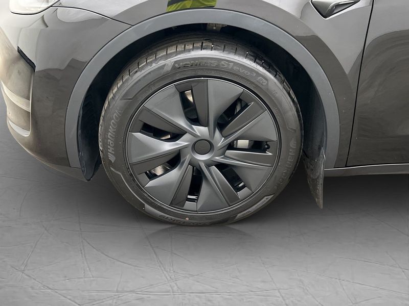 Tesla Model Y bild 35