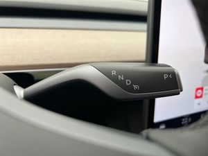 Tesla Model Y bild 17