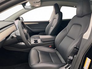 Tesla Model Y bild 12