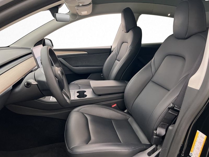 Tesla Model Y bild 12