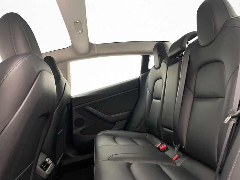Tesla Model 3 bild 27