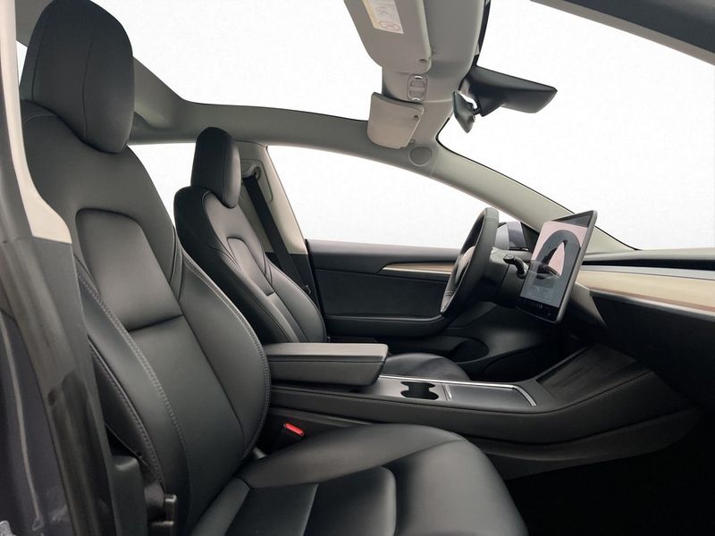 Tesla Model 3 bild 25