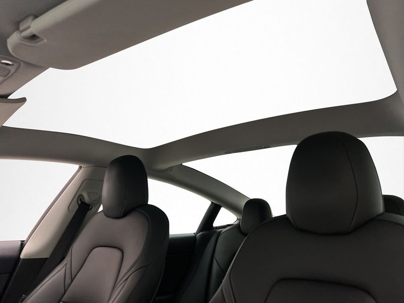 Tesla Model 3 bild 12