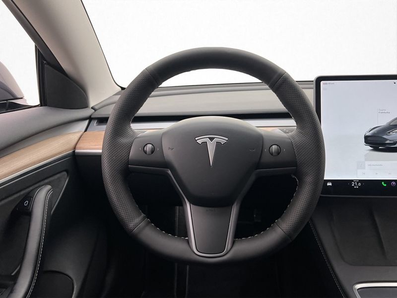 Tesla Model 3 bild 13