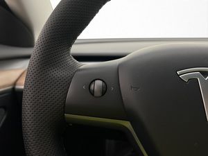 Tesla Model 3 bild 14
