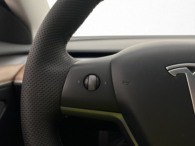 Tesla Model 3 bild 14