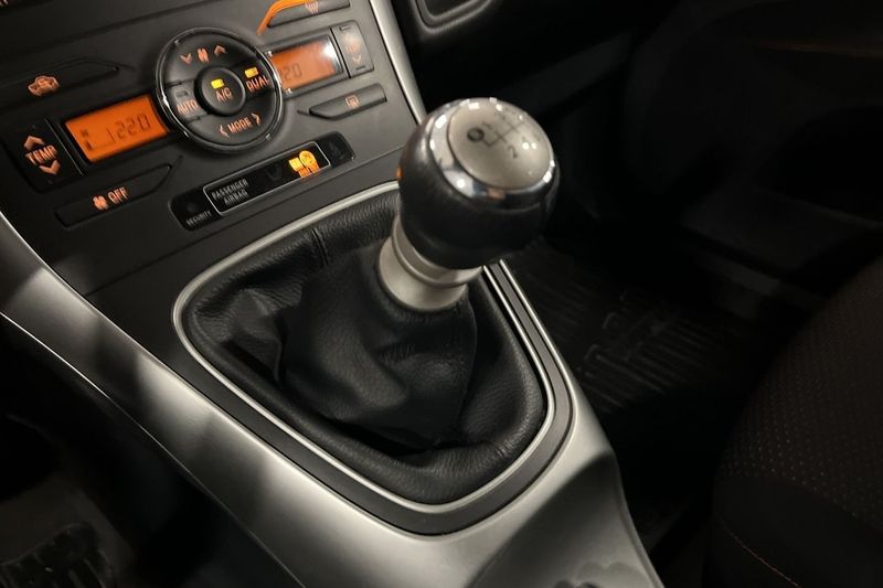 Toyota Auris bild 16