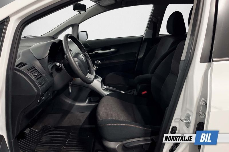 Toyota Auris bild 8