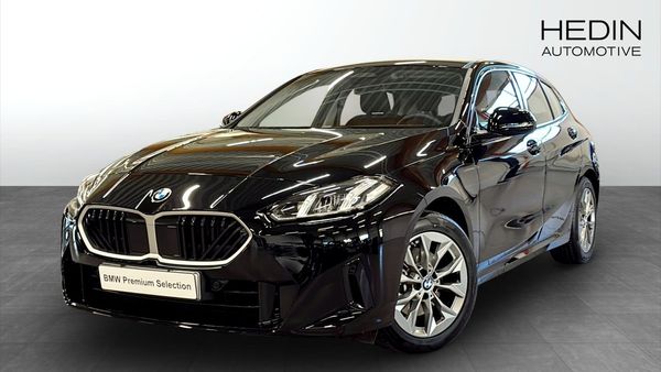 BMW 120 i Rattvärme Apple Carplay Navigation - 2026