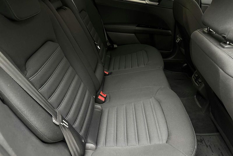 Ford Mondeo bild 8