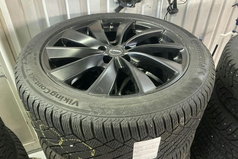 Tesla Model Y bild 16
