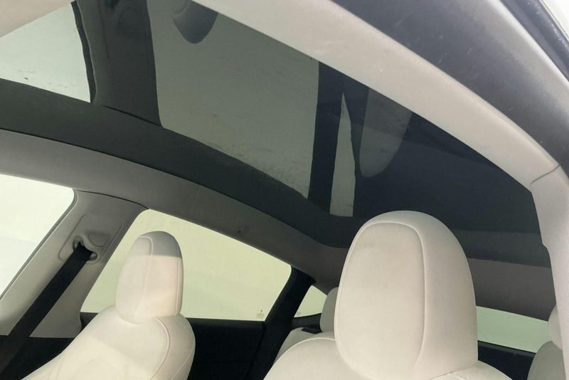 Tesla Model Y bild 14