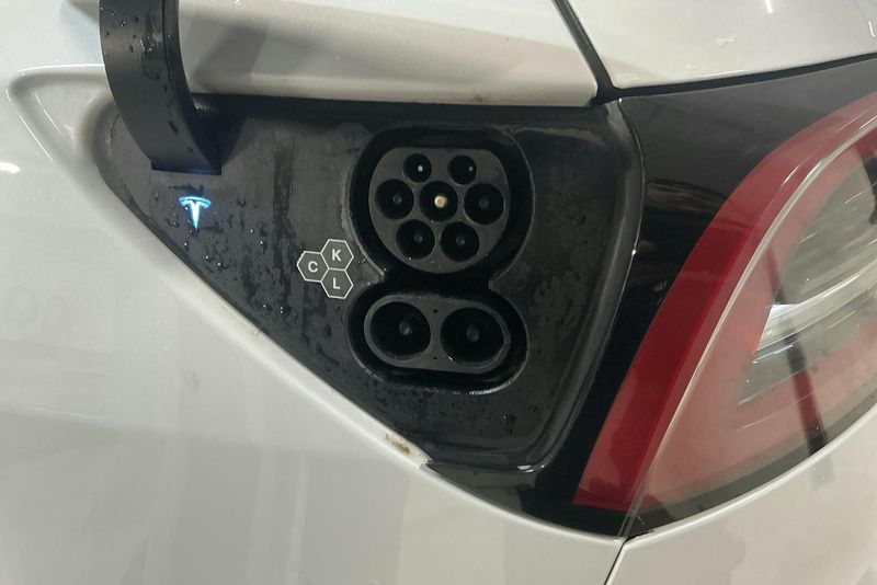 Tesla Model Y bild 15