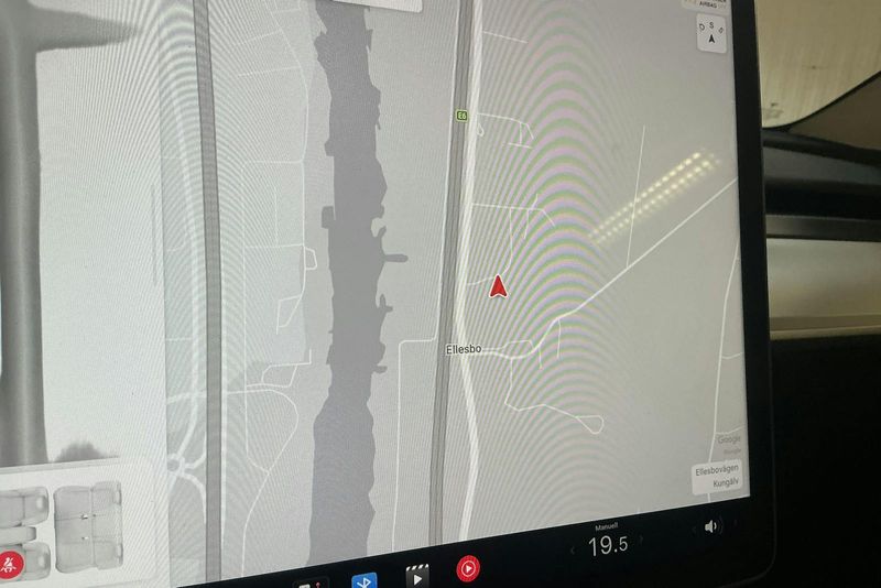Tesla Model Y bild 12