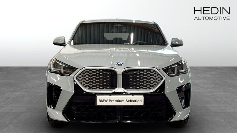 BMW iX2 bild 8
