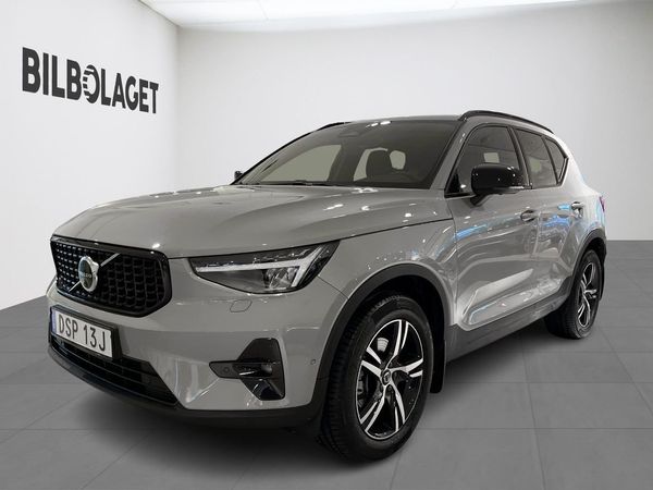 Volvo XC40 B3 FWD Bensin Plus Dark (Dragkrok) - 2025