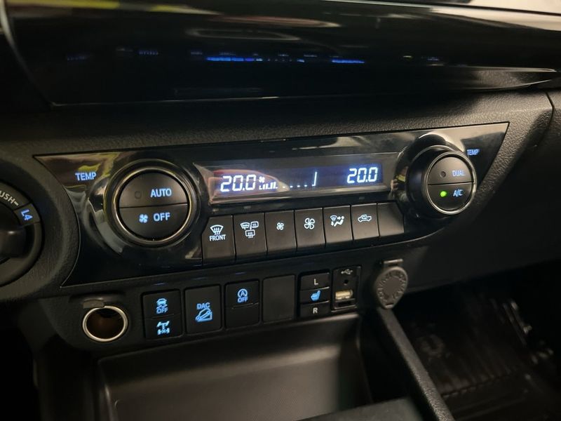 Toyota Hilux bild 25