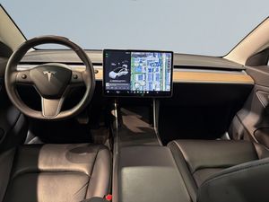 Tesla Model 3 bild 8