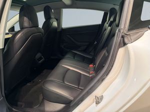 Tesla Model 3 bild 13