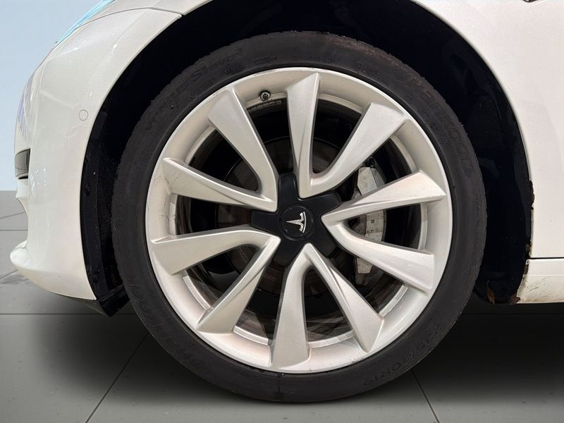 Tesla Model 3 bild 14