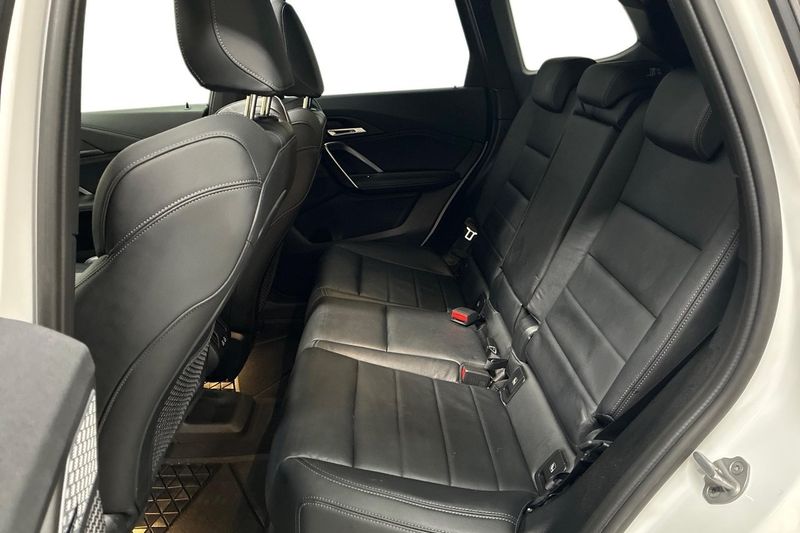 BMW iX1 bild 14
