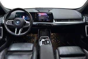BMW iX1 bild 12