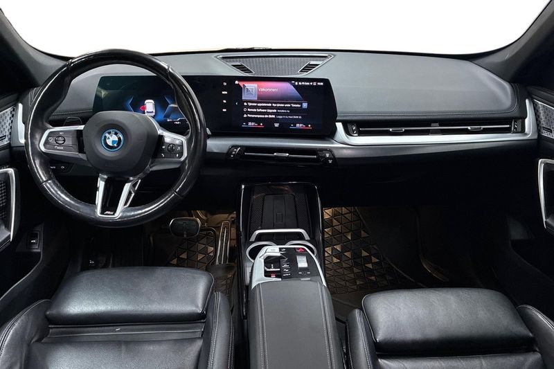 BMW iX1 bild 12