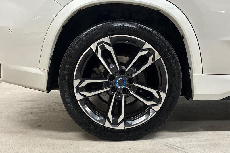 BMW iX1 bild 11