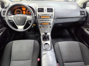 Toyota Avensis bild 10
