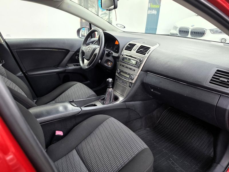 Toyota Avensis bild 6